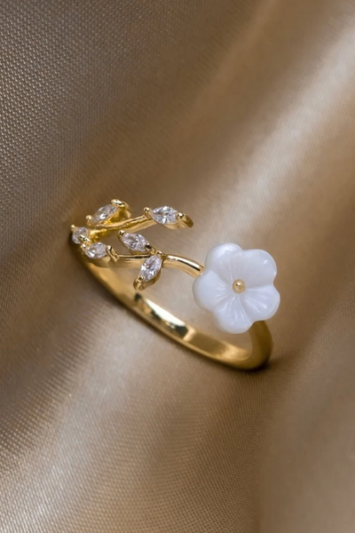 Kaia | Blossom Ring