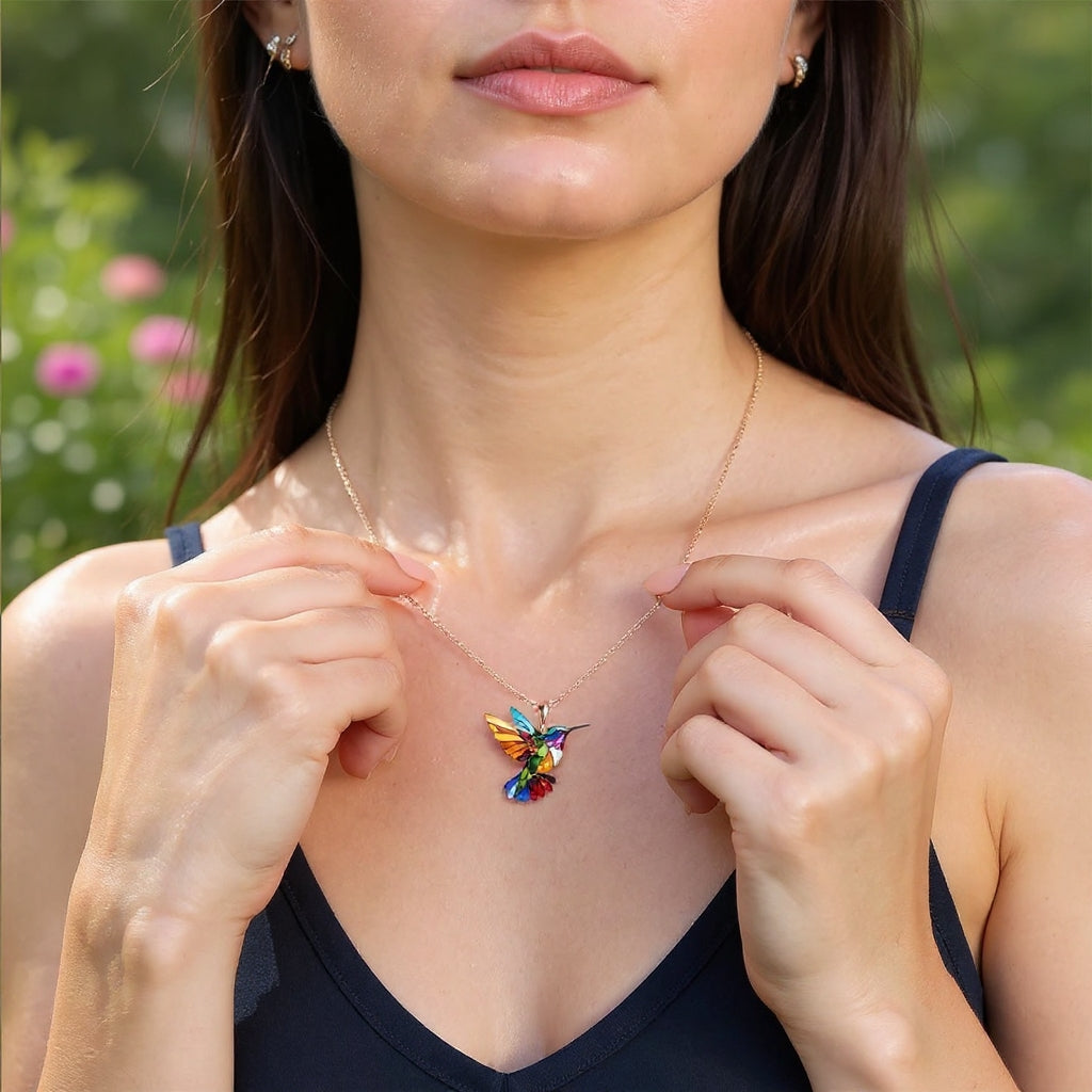 Rola - Beautiful Hummingbird Necklace